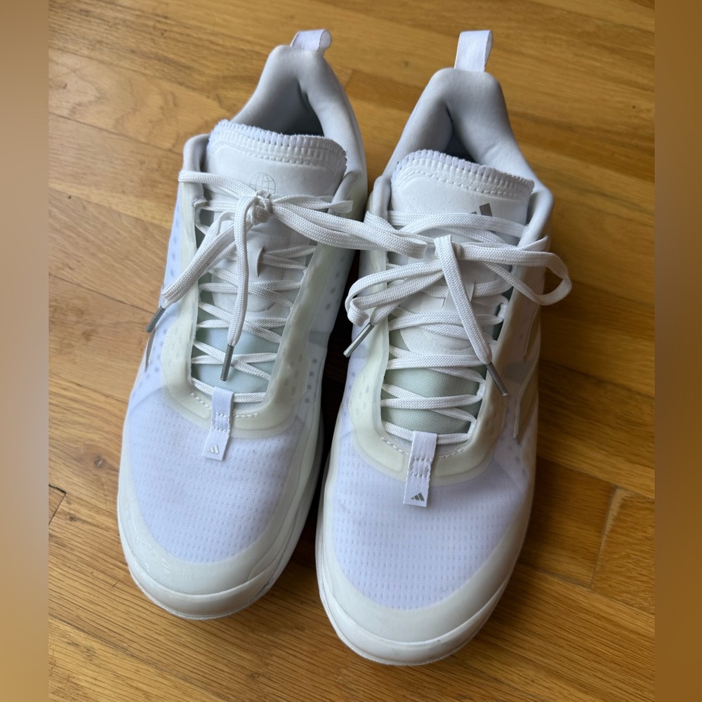 Adidas Avacourt White Women’s Shoes size 9.5